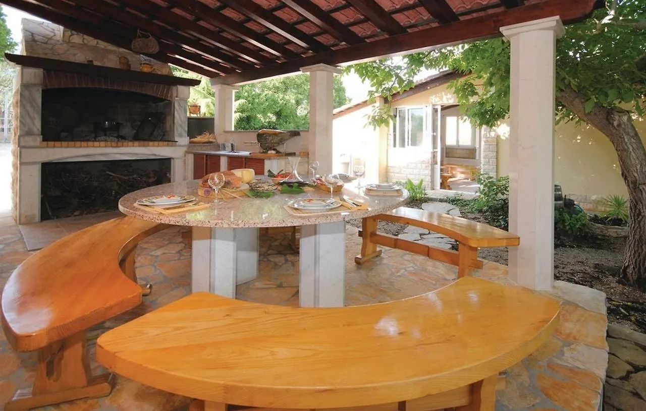 Holiday Home Parada Kastel Novi