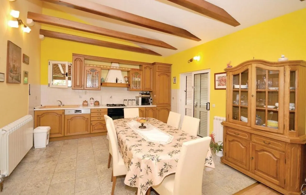 Holiday Home Parada Kastel Novi